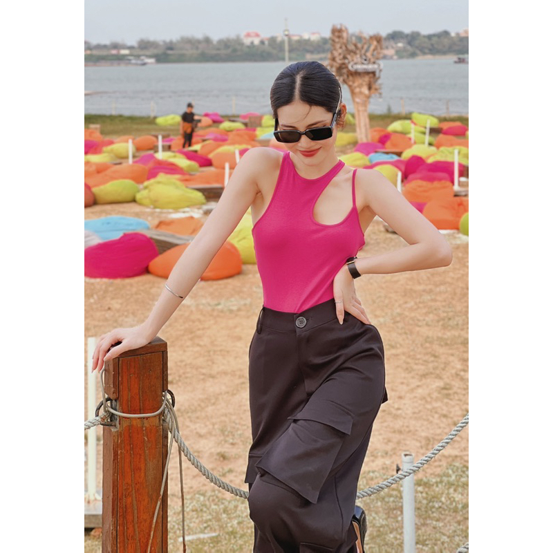 Áo Bodysuit Ba Lỗ Hồng Và Quần Suông Túi Hộp