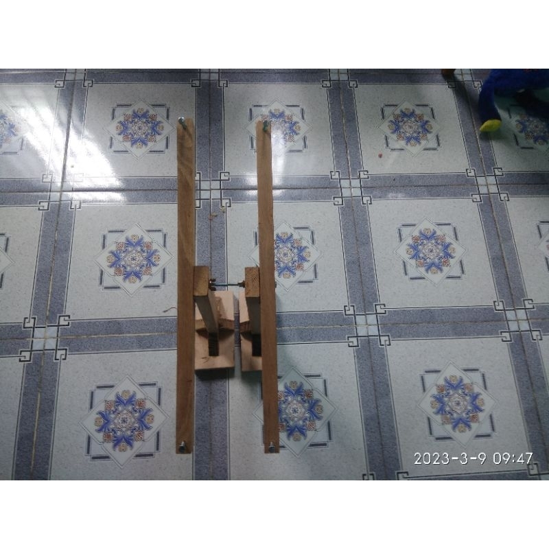 Chân khung thêu tranh bằng gỗ