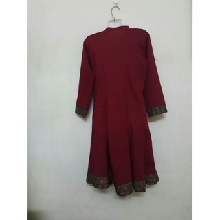 ĐẦM XOÈ VIỀN HOA VĂN