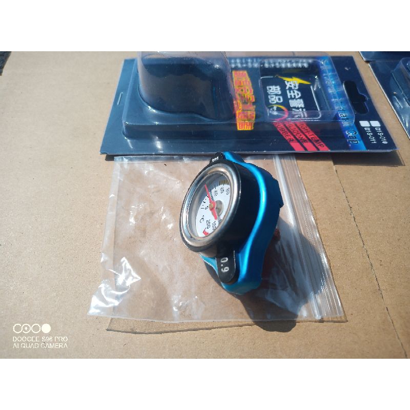 Nắp két nước làm mát động cơ  Pajero V31 V32 V33 V43 V45 V46 MB660735