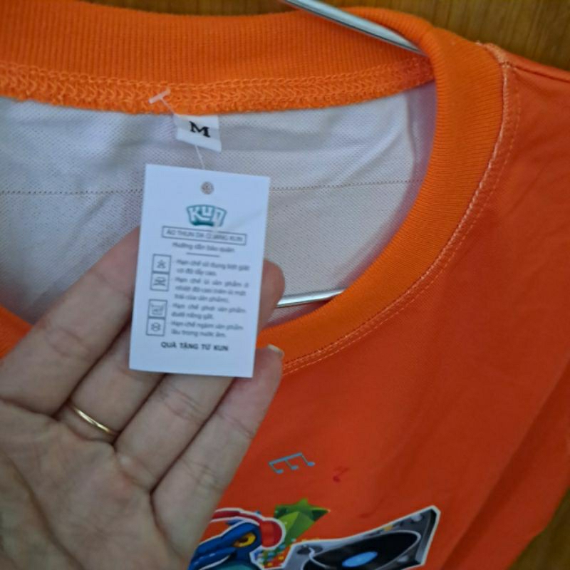 Áo thun dạ quang Quà tặng từ Kun - Giao mẫu ngẫu nhiên theo size cho Bé Trai, Bé Gái