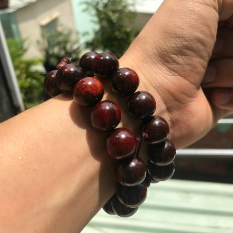 Vòng phong thủy gỗ trắc đỏ đen, hút tài vận, vòng tay đẹp, gỗ bóng đẹp, độc đáo, cá tính, đủ kích cỡ. Gỗ thơm Yuleen