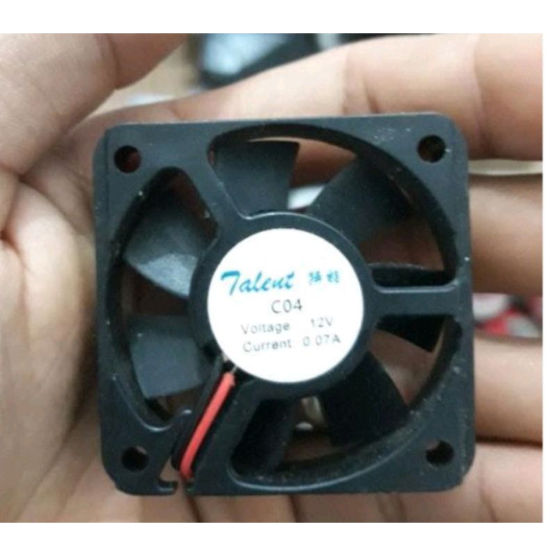 quạt thông gió 12V DC 4*4*1 cm