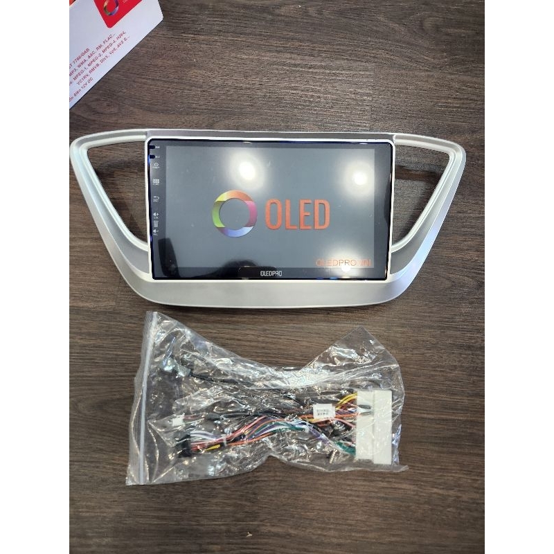 Mặt dưỡng Accent 2011-2022 kèm giắc nguồn zin.