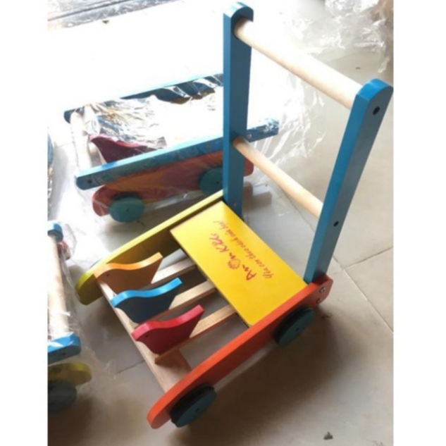 Xe tập đi con gà Việt Nam