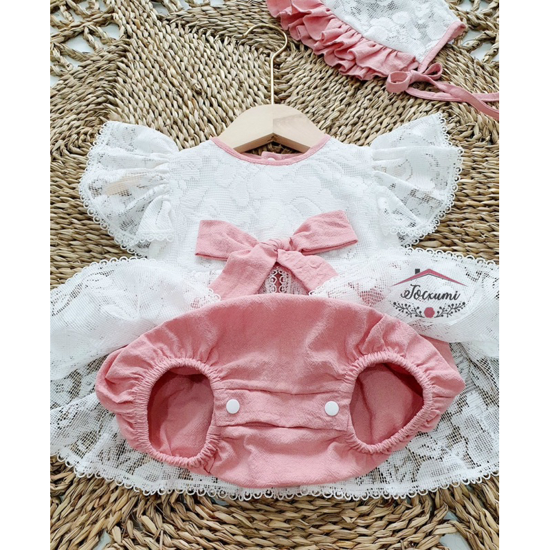 Body váy tiểu thư ren trắng phối nơ hồng Baby siêu cưng - Tocxumi