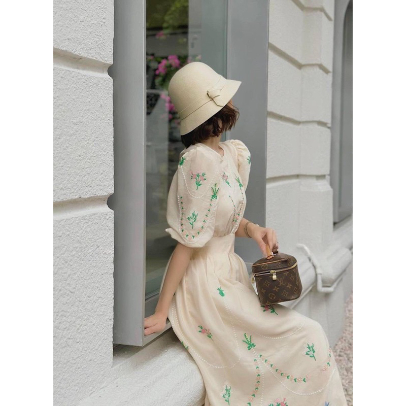 ĐẦM MAXI VẢI XÔ THÊU HOA NỔI