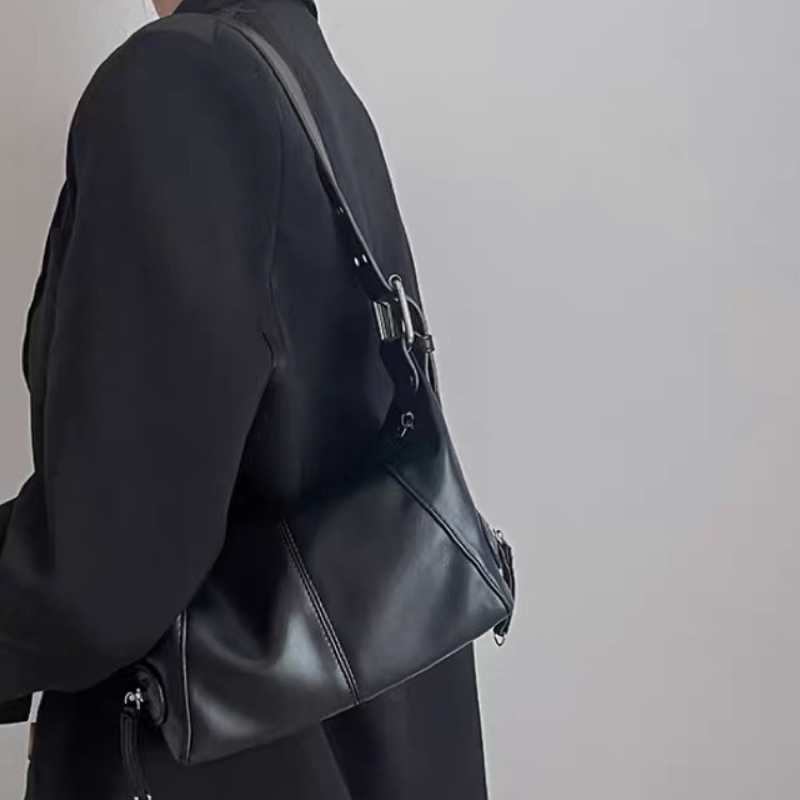 TÚI DA KẸP NÁCH -  THỜI TRANG TRENDY - PHONG CÁCH Y2K - TRẮNG & ĐEN