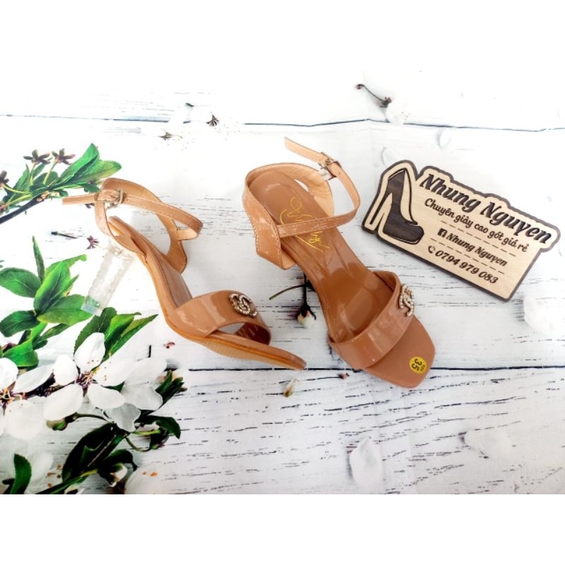 Sandals gót nhọn trong 8 phân