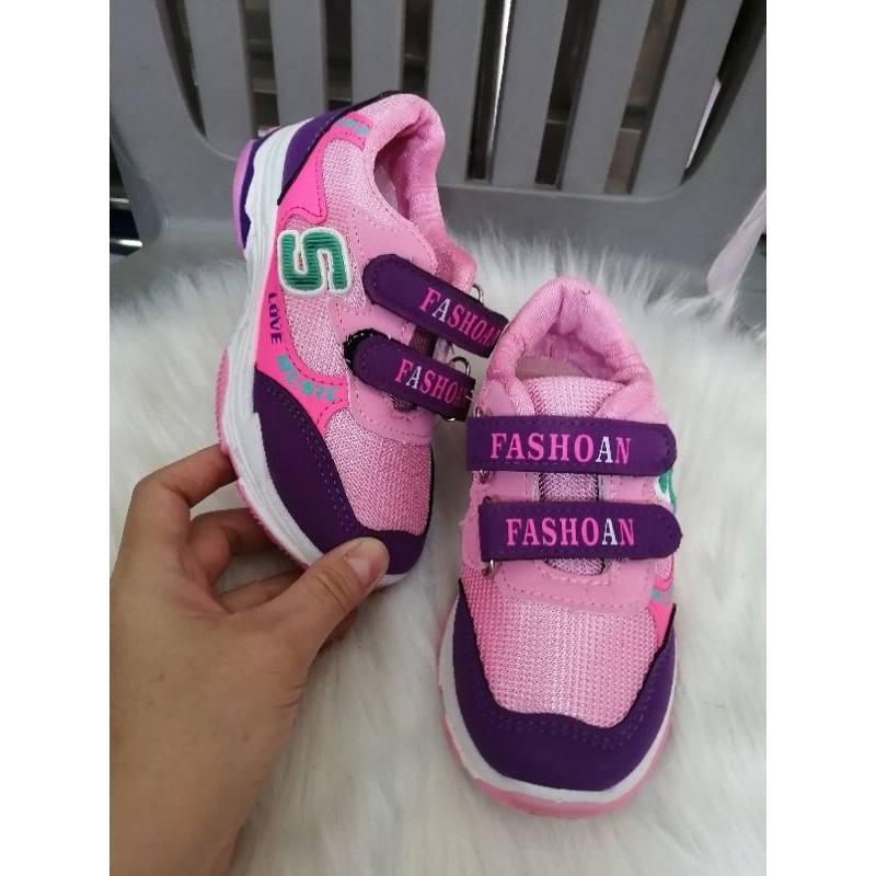 Xả kho giày thể thao trẻ em nhiều mẫu lẻ size như hình