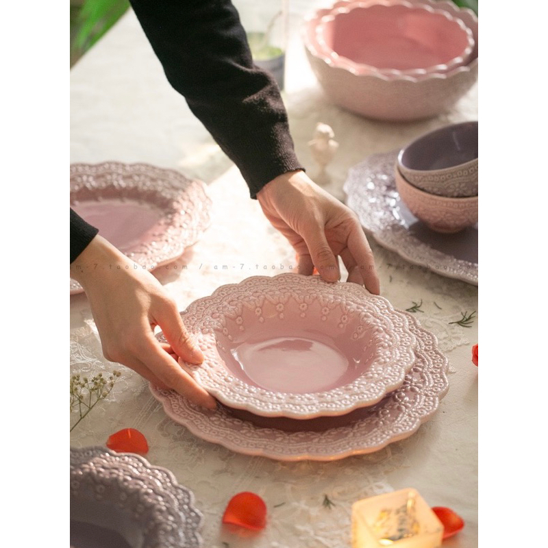 Set bát đĩa gốm gam màu hồng hoạ tiết viền ren siêu tỉ mỉ