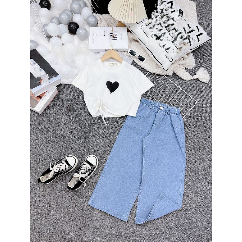 Bộ  áo croptop chữ quần xuông cá tính bé gái