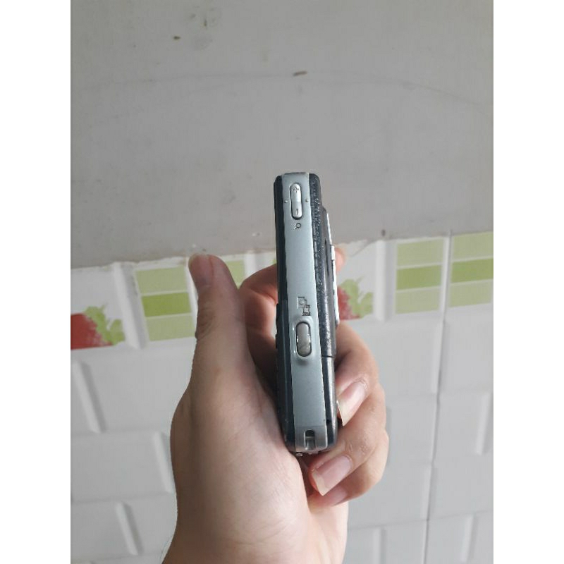 Xác Sony Ericsson K750i không pin, không rõ tình trạng