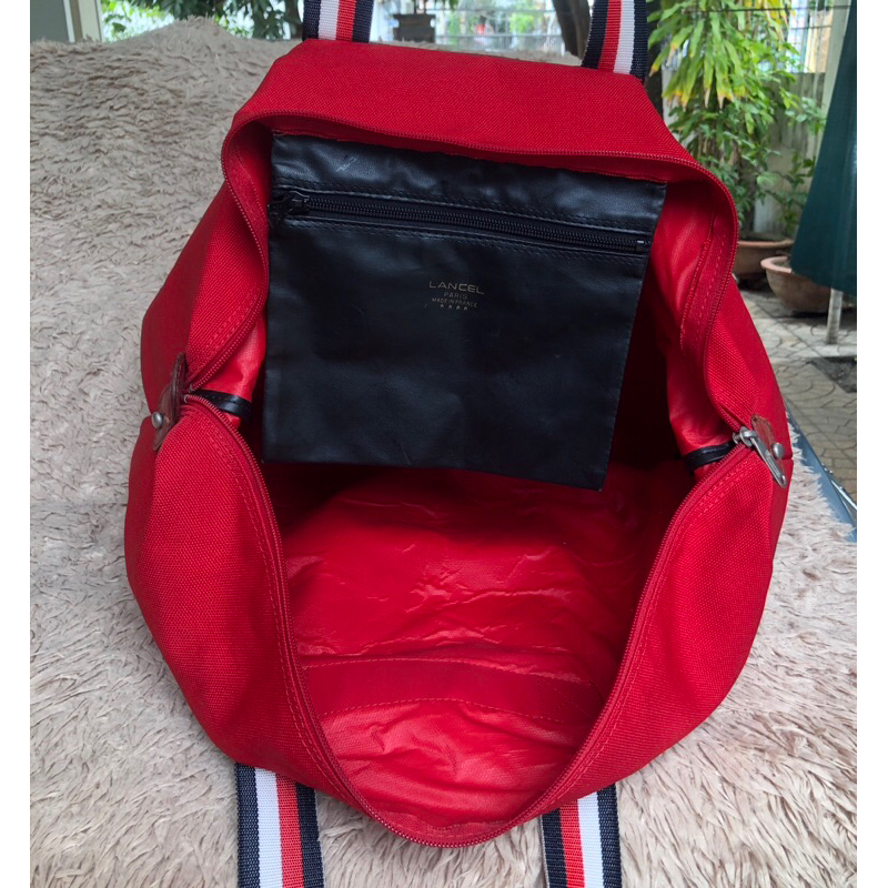 Túi chuẩn si. Túi qua sử dụng. Khách vui lòng xem hình nếu muốn biết thêm thông tin sản phẩm mời khách vô chat . Thanks.