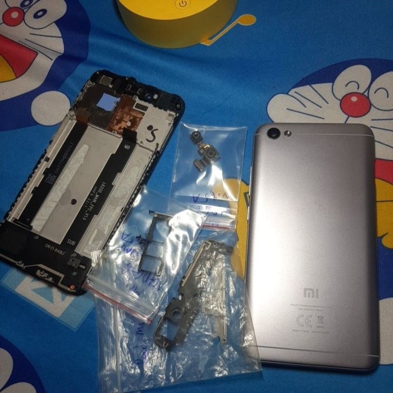 xiaomi redmi note 5a: linh kiện màn hình sườn khay.. model: MDG6