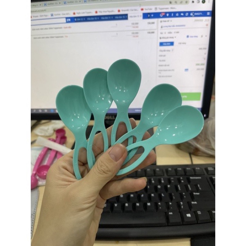 Thìa sữa chua, gia vị, thìa ăn dặm cho bé Tupperware Việt Nam