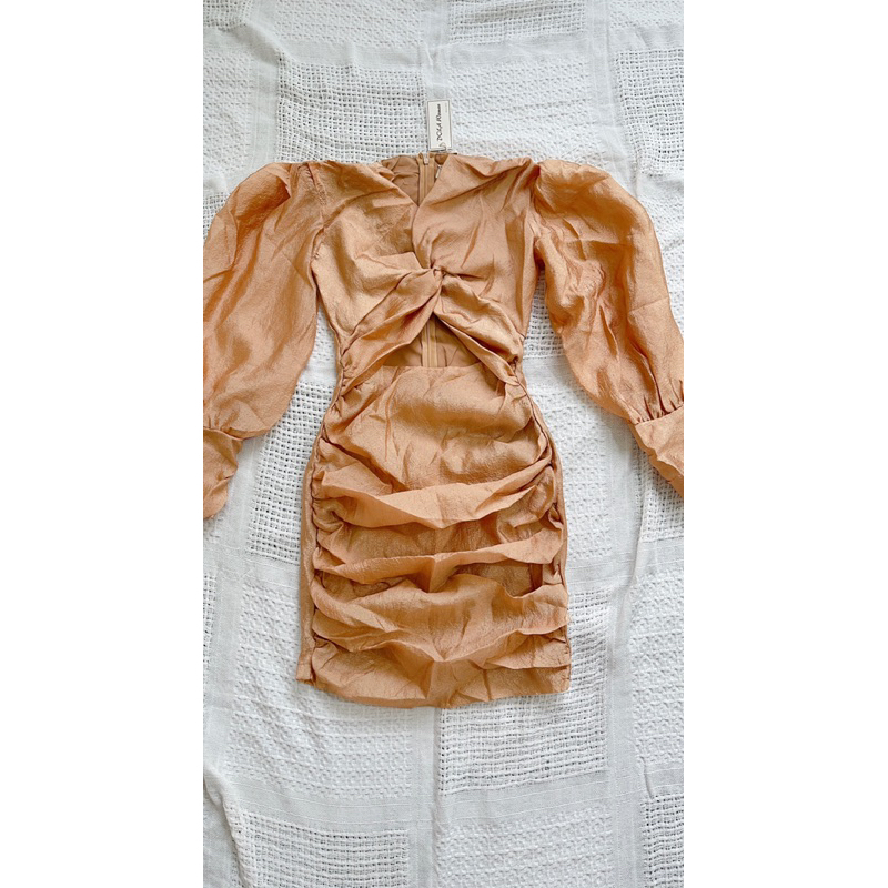 NEWTAG ĐẦM BODY HỞ EO