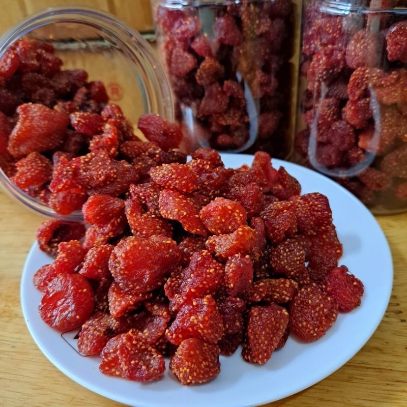 Mứt dâu tây sấy dẻo Đà Lạt 300g chua chua ngọt ngọt, dẻo thơm