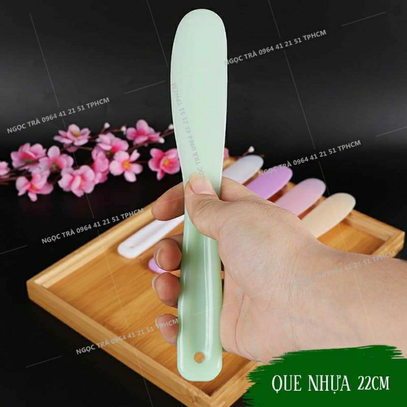 Thìa bản to có lỗ quét mặt nạ hoặc gel triệt lông