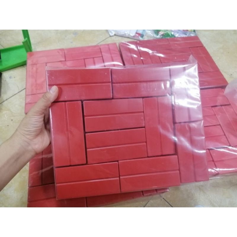 Gạch nhựa - đồ chơi thông tư 02