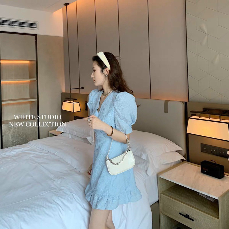 Đầm xanh xô hoa cổ đắp chân bèo, vải dập nổi tay ngắn, bao đổi hàng
