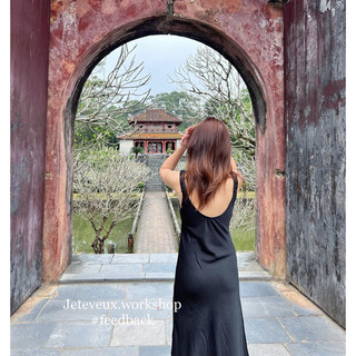 Váy lụa dáng đuôi cá