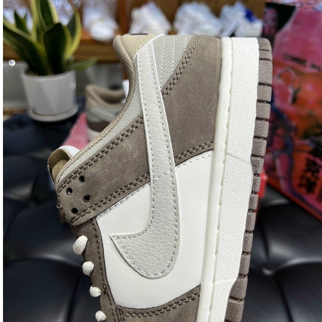 Giày Thể Thao Otomo Katsuhiro X SB Dunk Low Da Lộn Màu Nâu Steamboy