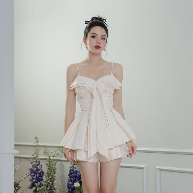 Áo 2 dây nữ xếp vải ngực thả dây tà xòe li chất gấm mềm