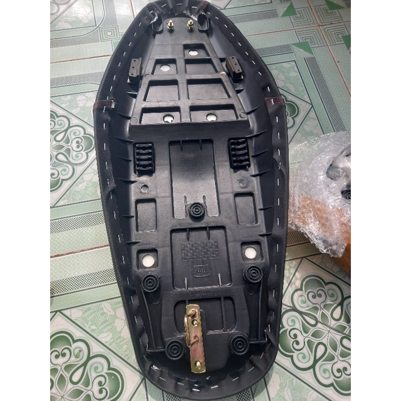 Yên 2 tầng mẫu không chữ muốt im sirius xăng cơ 110 và 50cc gắn như zin