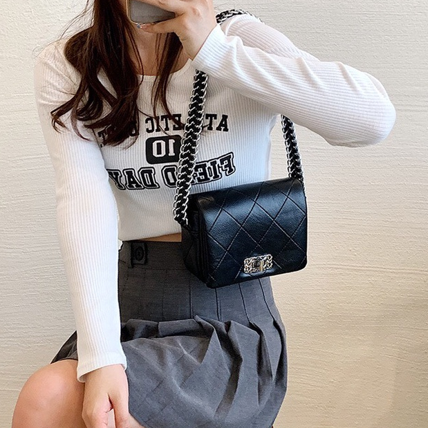 Túi xách trám , dây xích bản to chất siêu mịn đẹp SL 83