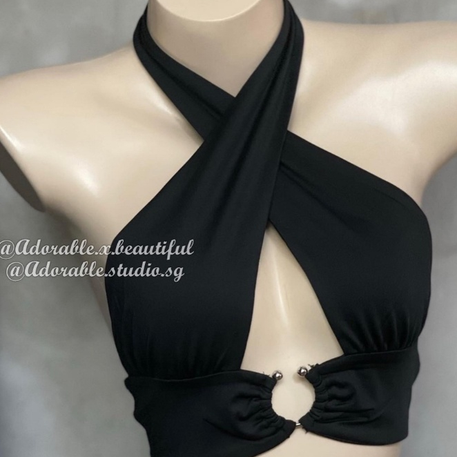 Áo Croptop Kiểu Đen Chéo Cổ, Áo Thun Kiểu Đen Trơn Có Khuyên Sexy Hở Ngực