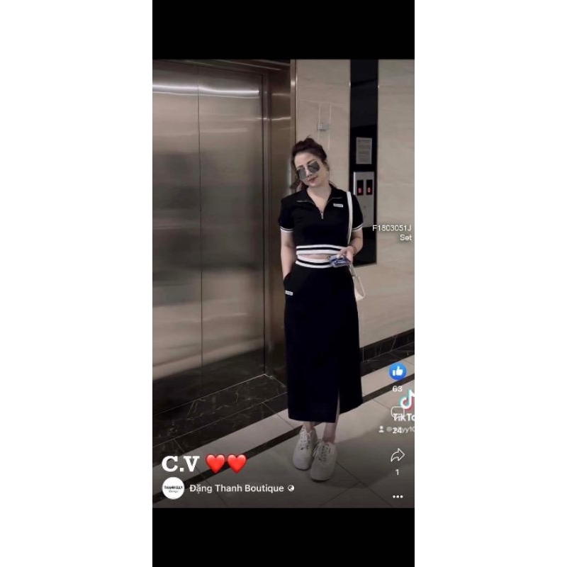 Set thun thêu chữ áo croptop tay con phối viền cổ khóa kéo kèm chân váy xoè dáng dài xẻ tà trước!