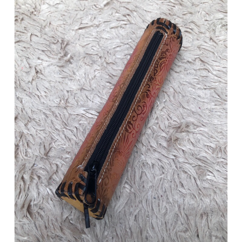 Túi ví chuẩn si. Túi ví qua sử dụng. Khách vui lòng xem hình nếu muốn biết thêm thông tin sản phẩm mời khách vô chat nhé