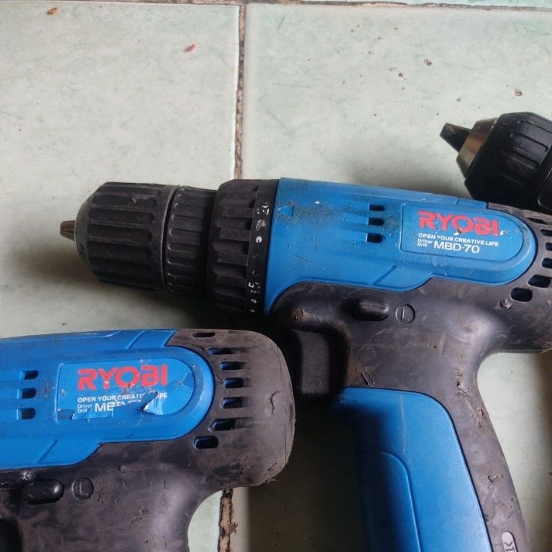 Máy khoan,vít pin RY O B I 7,2v,9,6v,12v