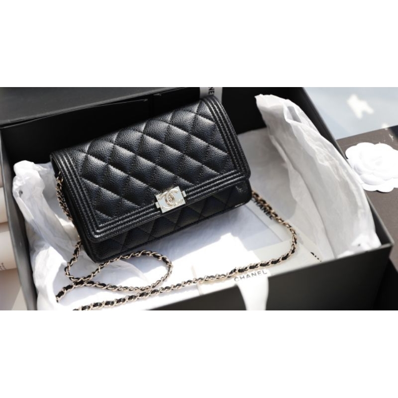 Túi đeo chéo C.N WOC BOY da caviar tag vàng&amp;bạc sz19cm siêu đẹp fullbox nam châm