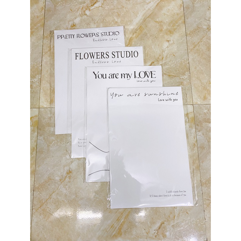 Giấy gói hoa chữ Studio