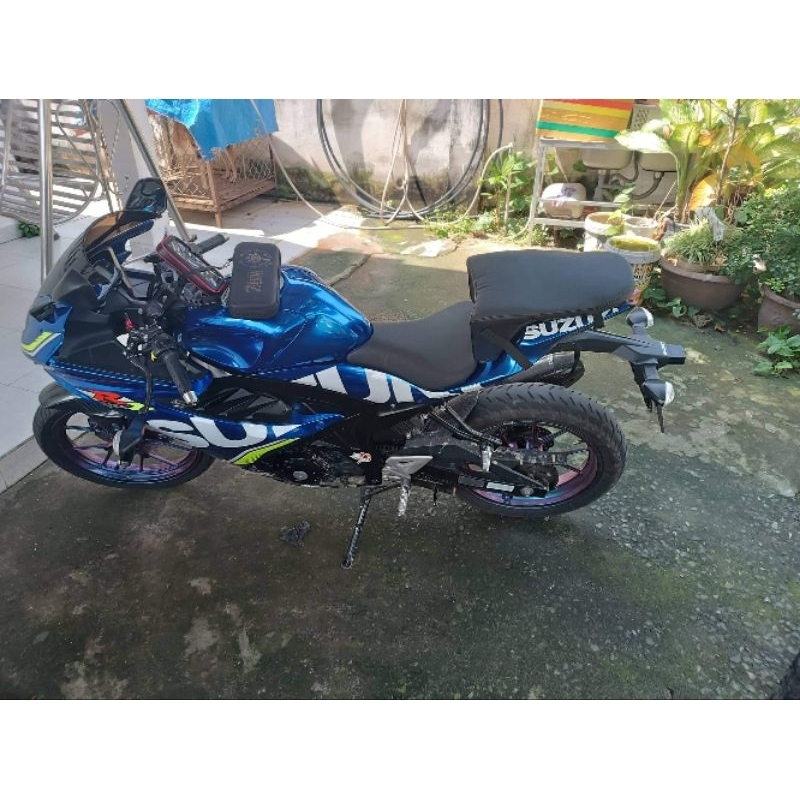 Yên phụ gsx150 giúp người sau thoải máy.