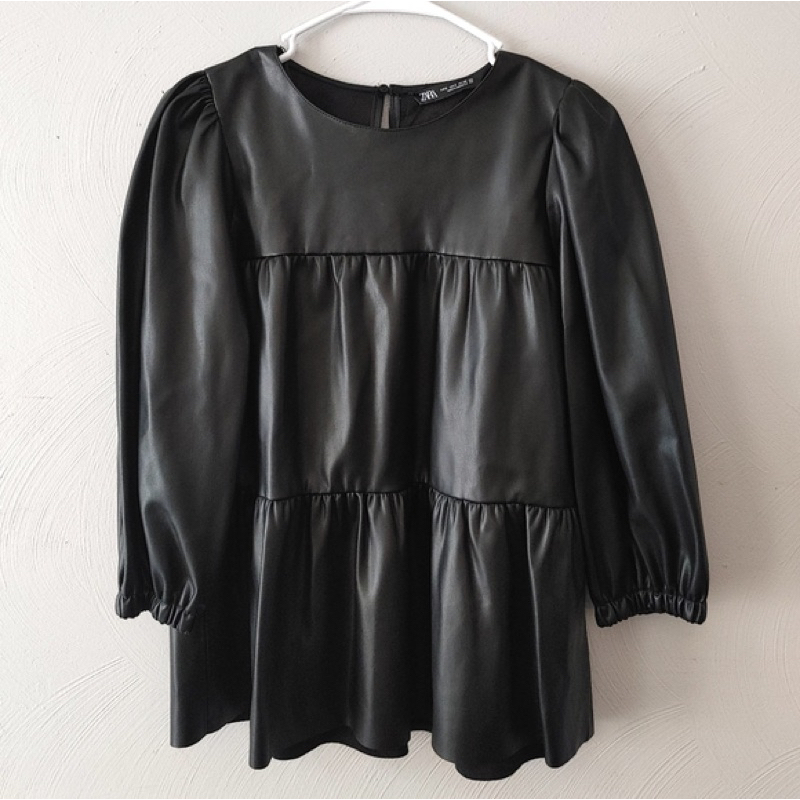 Áo da tay phồng Zara