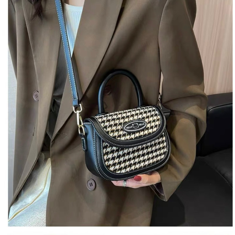 Túi nữ đeo chéo cầm tay dáng siêu xinh Hello hottrend 2023 Zuliashop8386