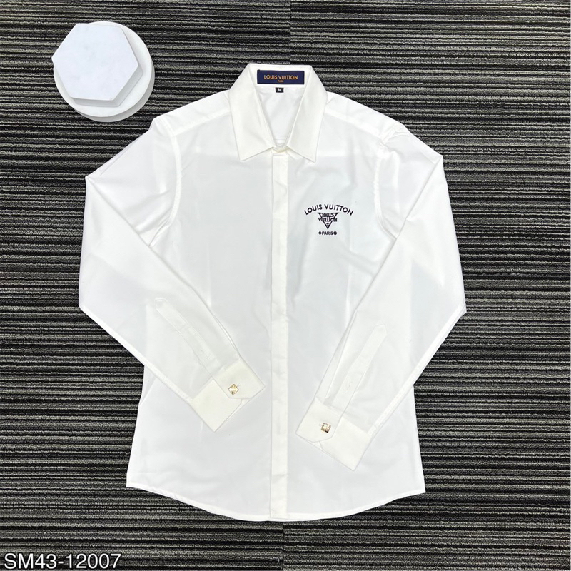 Sơ mi thiết kế thêu hình trước ngực mới nhất 2022