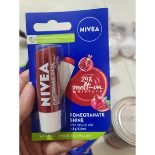 Son dưỡng nivea lip shine lip balm 4.8g. lựu
