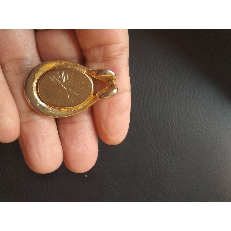 Mặt dây chuyền hình oval