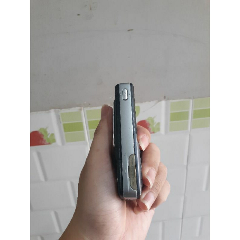 Xác Sony Ericsson K750i không pin, không rõ tình trạng