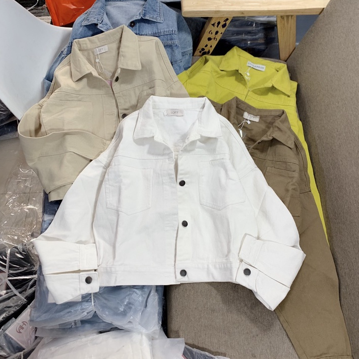 Áo khoác kaky tay dài hai túi trơn phom vừa