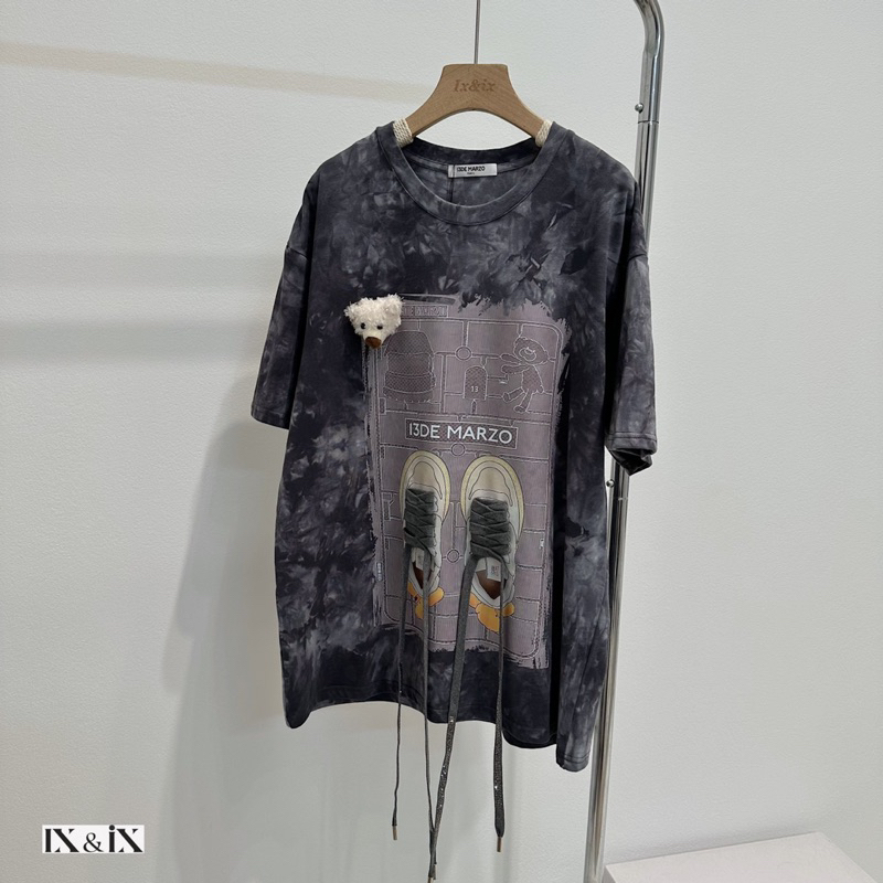 Áo Phông 13DE MARZO Ghi Loang Giày Đính Đá Bling