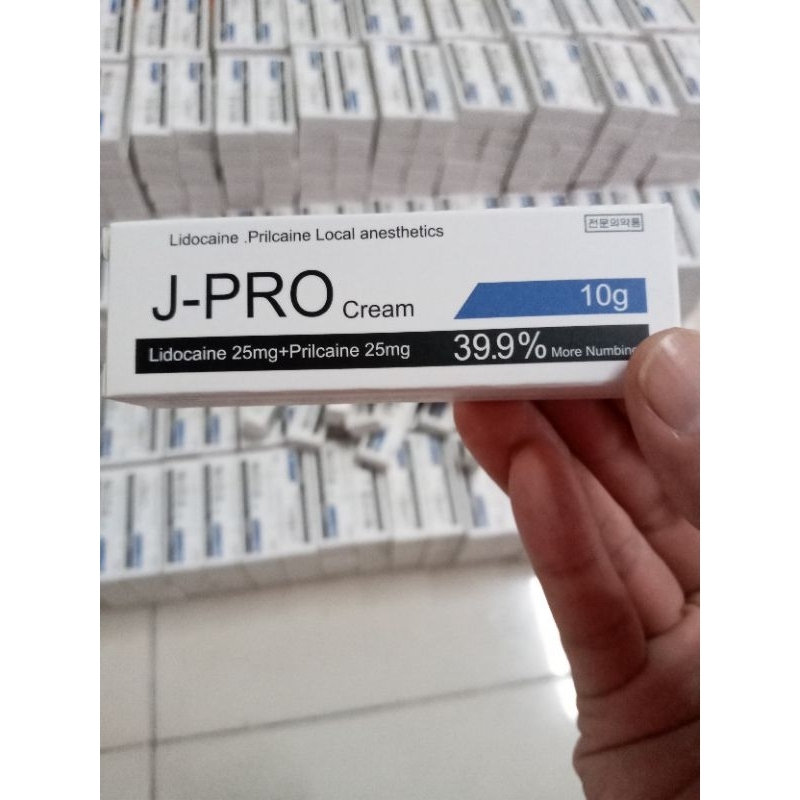 1 tuýp kem t.ê J-PRO 39.9%, trọng lượng 10g, giá 60.000 đồng, sản phẩm thường dùng trong spa.