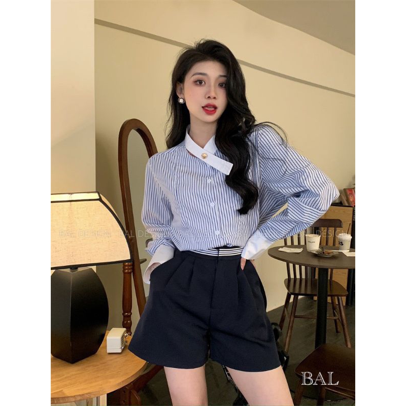 Set bộ sơ mi kẻ xanh cách điệu mix quần tây ngắn thanh lịch