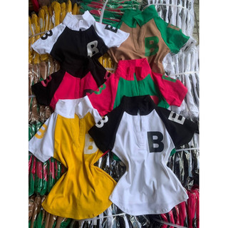 Áo thun croptop tay ngắn cổ trụ in chữ B