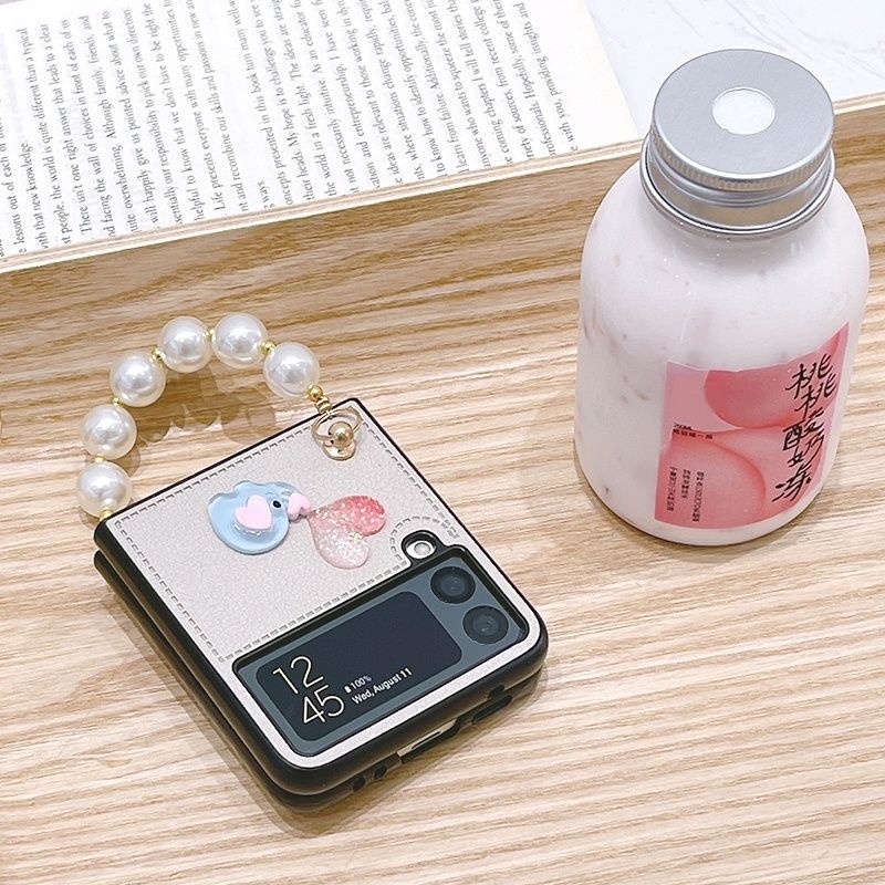 Ốp Z Flip 4 - Z Flip 3 - Z Flip3 - FLIP4 5G phủ da PU charm voi tim lấp lánh kèm dây ngọc tiểu thư dễ thương