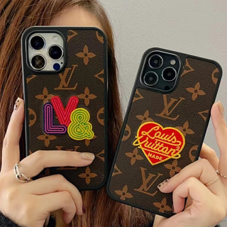  Ốp LV thêu trái tim cho iPhone Xs Max ,11,11 Pro,11 Pro Max ,12,12 Pro,12 Pro Max,13 Pro Max,14 Pro Max